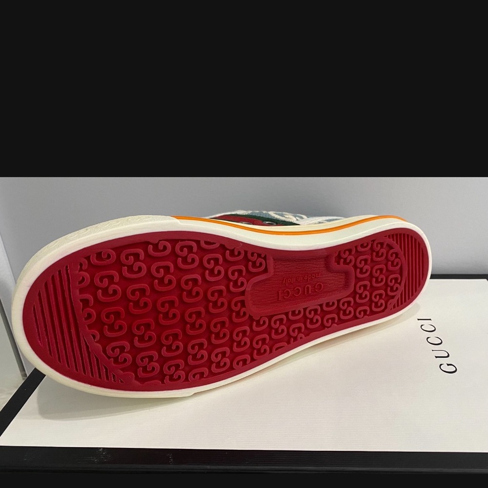 Authentic New Gucci Shoes - Picture 4 of 5